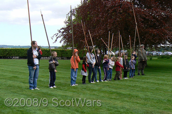 Edzell-Holiday-008.jpg - SK Edzell Castle event, May 2008.Frasers Dragoones and Gordons. Credit Joan Lindsay of Gordons Coy.